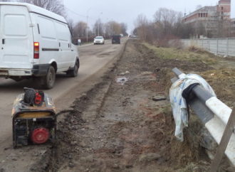 Біля лікарні для ветеранів будують тротуари
