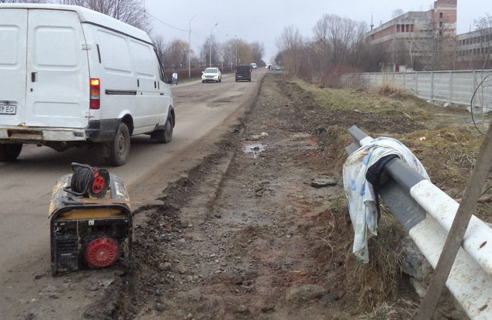 Біля лікарні для ветеранів будують тротуари