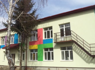 У Винниках завершують спорудження дитячого садочку