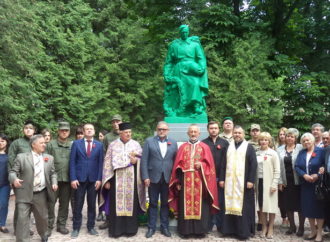 У Винниках відзначили День пам‘яті та примирення