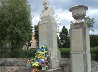Винниківчани вшанували чергову річницю перепоховання Т.Шевченка