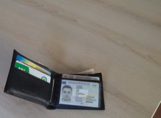 Чесний винниківчанин повернув гроші й документи власникові