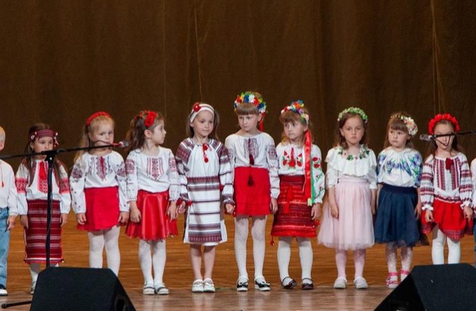 Таланти з Винник відзначені дипломами за І-ІІ місця на міському фестивалі-конкурсі «І слово, і пісня, матусю, тобі!»