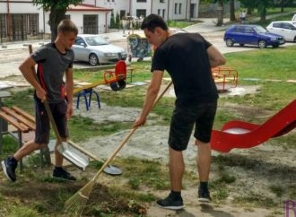 Винниківська міська рада працевлаштувала на літній період два десятки школярів і студентів