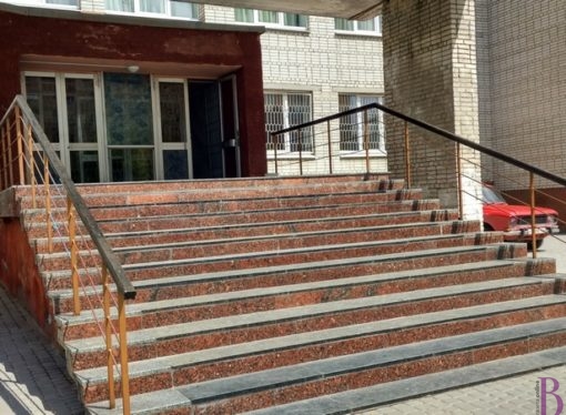 Першокласникам Винник закуплять нові парти, обладнання, дидактичні матеріали