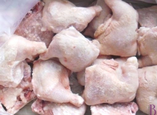 Винахідливі винниківчанки ходять у магазини з… голкою