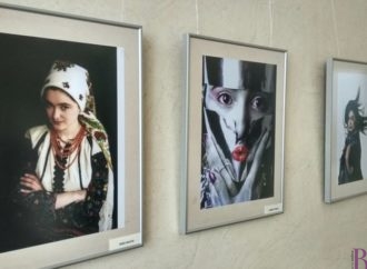 Портрети винниківчанки Юлії Пігель експонують на виставці у фотогалереї Василя Пилип’юка