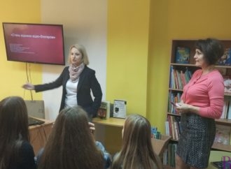 YouTube-експерт Христина Дикун вчила дев’ятикласників створювати свій канал і розвиватися як блогер