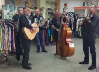 У крамничці «Емаус-Оселі» відбулося атмосферне свято «Ретро-осінь»