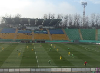 «Оболонь» розгромила «Рух» на львівській «Україні»