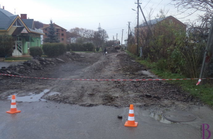 У Винниках забрукують вулицю Стрілецьку