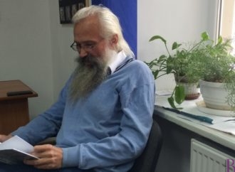 Про власну збірку «Політ сліпого птаха» винниківчанам розповів поет із Калуша