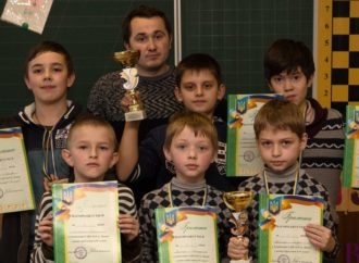 У СЗШ № 29 визначили найсильніших на шкільному чемпіонаті з шахів