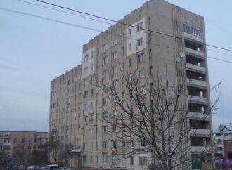 Поліція просить громадян допомогти встановити особу знайденої у Винниках мертвої людини (фото 16+)