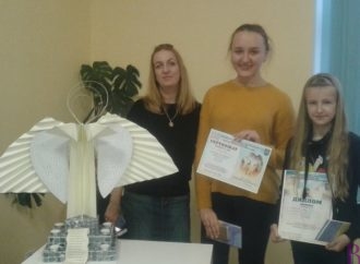 Учні СЗШ № 29 заробили 17 тисяч гривень на втілення в дійсність макету куточка пам’яті Героям Небесної Сотні та загиблим атовцям