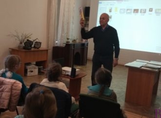 Олександр Зімба ознайомив зі своєю творчістю та піснями, які на його вірші виконує винниківський гурт «Забава»
