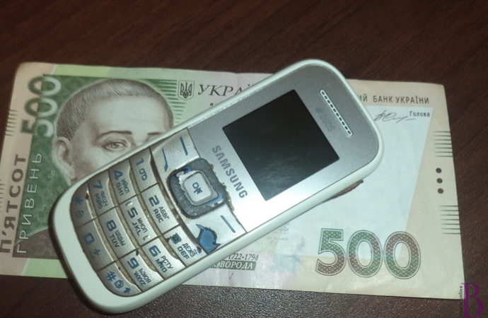 Мешканців Винник продовжують тероризувати телефонні шахраї