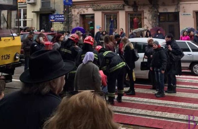 Винниківчанка на автомобілі марки «Пежо» збила у Львові 87-річного дідуся