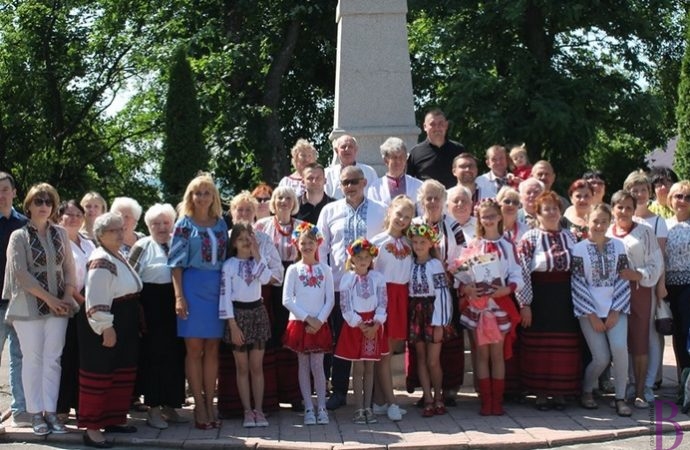 Громада Винник урочисто відзначила День Конституції України