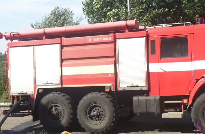 У Винниках палала закинута споруда