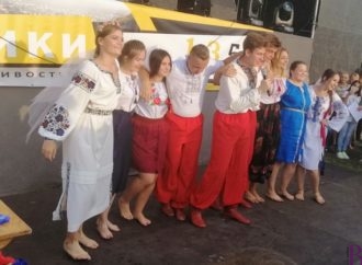 «Золота молодь Винник» показала музичну міні-виставу «Ти ж мене підманула»
