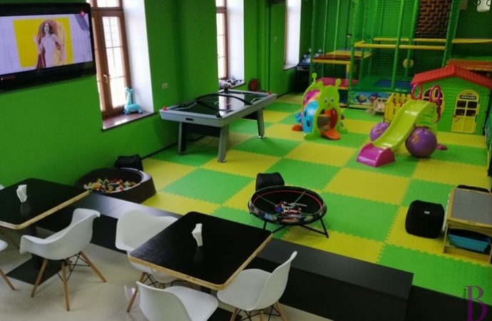 У Винниках відкрили дитячий розважальний центр «Джуманджи»