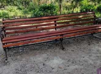 У Вайнберг-парку встановили лавочки