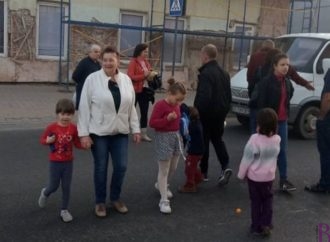 Перекрили вулицю Галицьку: мешканці двох будинків на Кільцевій у Винниках потерпають без води