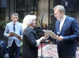 Автори винниківських проєктів Громадського бюджету Львова отримали сертифікати переможців