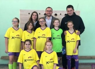 Дівоча команда з Винник виступила в турнірі до Дня святого Миколая
