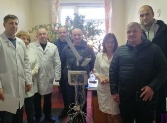 Атовці передали госпіталю у Винниках комп’ютерний електроенцефалограф