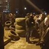 22:30: біля госпіталю все більше й більше винниківчан (фоторепортаж, відео)