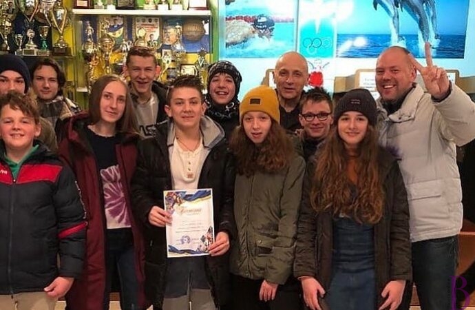 Винниківські плавці привезли нагороди з відкритого чемпіонату Червонограда