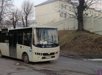 Шатл-бас у Винниках тимчасово не курсуватиме