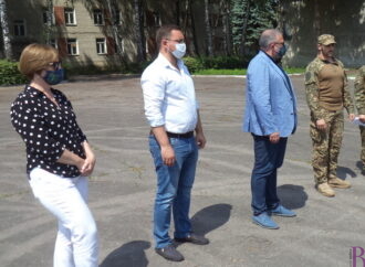 Винниківська міська рада привітала українських воїнів-захисників із Днем Конституції України