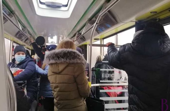 Перевізники вимагають збільшити вартість проїзду в маршрутках до 14 гривень