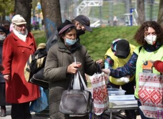 “Емаус-Оселя” організувала вісімнадцяту великодню трапезу для бездомних