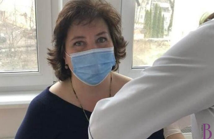 Винниківчан, яким понад 65 років, просять зголошуватися на вакцинацію проти COVID-19