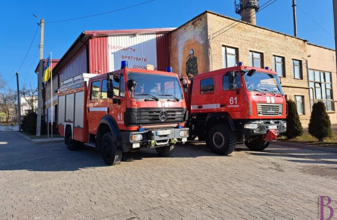 Поміж Чишками та Винниками людину вирізали з понівеченої машини, а у Львові водій 60 метрів волочив збитого ним пішохода