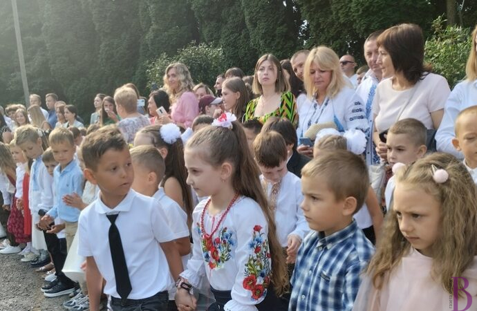 У школах Винник розпочали навчатися 312 першокласників (статистика)