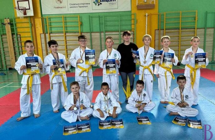 Юні винниківські спортсмени “зібрали” майже два десятки нагород на турнірі з Таеквон-До