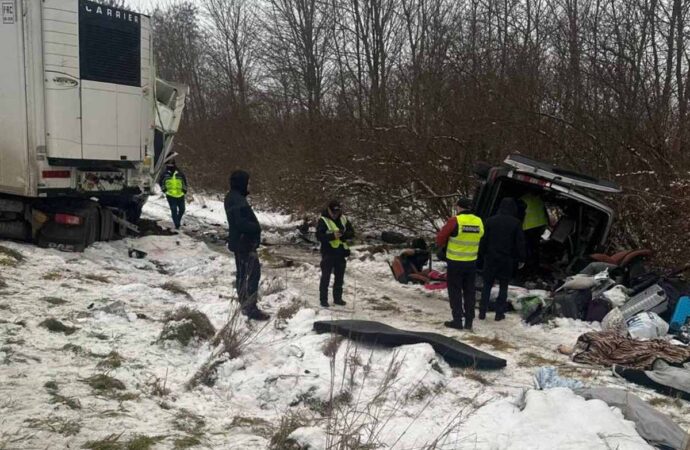 Поліцейські встановили особи всіх учасників масштабного смертельного ДТП поблизу Львова