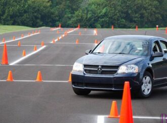 Основні критерії для вибору автошколи, яка забезпечить найкраще навчання водінню