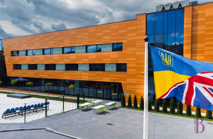 Телефони – під забороною.Чому правило Lviv British School дратує дорослих більше, ніж дітей