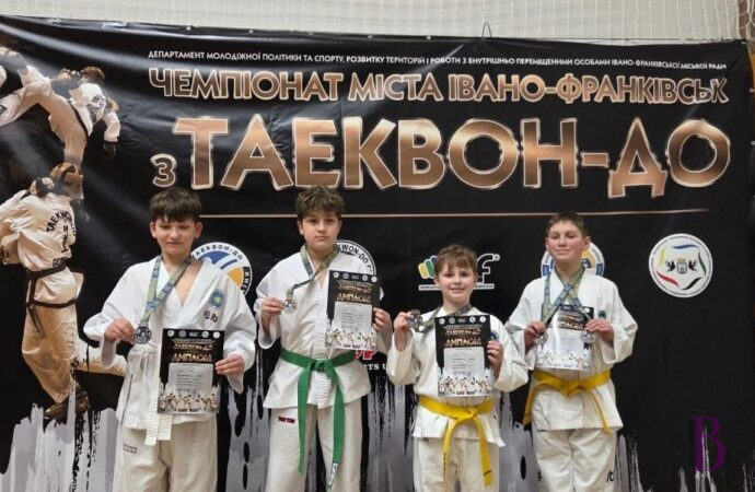 Винниківські таеквондисти здобули низку нагород на змаганнях в Івано-Франківську