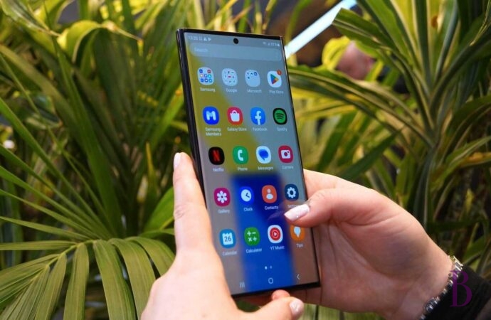 Заміна екрану Samsung Galaxy S23 Ultra: коли варто ремонтувати телефон?