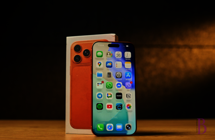 Вибираємо ідеальний дисплей для iPhone 17 Pro: Оригінал vs. Копія